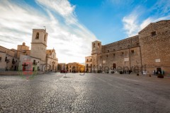 Piazza Umberto I, Palazzo Adriano(3)